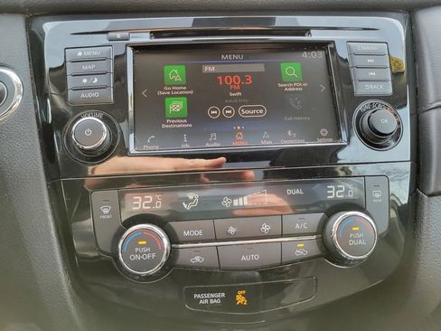 Used 2020 Nissan Rogue SV image 35