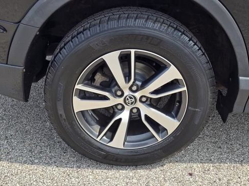 Used 2018 Toyota RAV4 XLE w/ Plus Extra Value Package AWD/4WD image 5