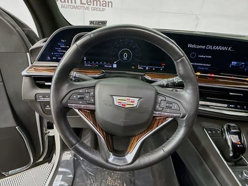 Used 2022 Cadillac Escalade Premium Luxury AWD/4WD image 12