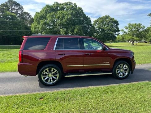 Used 2019 Chevrolet Tahoe LT w/ LT Signature Package AWD/4WD image 3