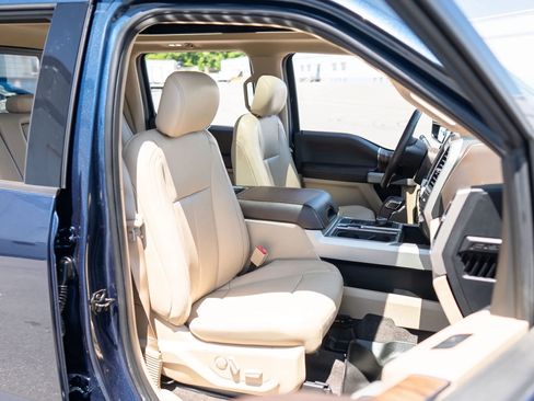 Used 2018 Ford F150 Lariat w/ Equipment Group 502A Luxury AWD/4WD image 19