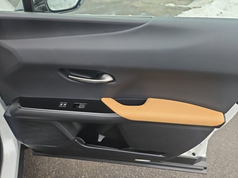 Used 2024 Lexus UX 250h AWD w/ Premium Package image 19