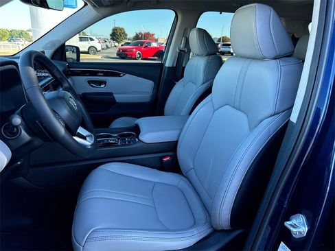 New 2025 Honda Pilot Touring image 11
