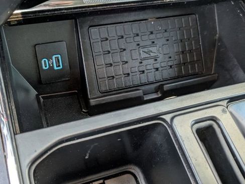 Used 2023 Ford F150 Lariat w/ Trailer Tow Package image 30