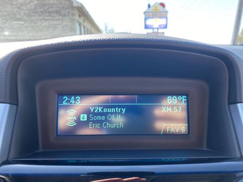 Used 2014 Chevrolet Cruze LT image 26