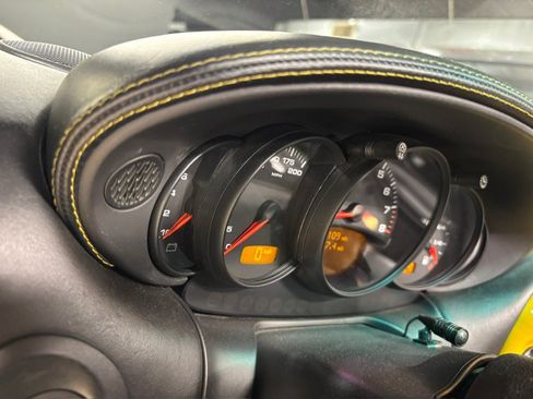 Used 2004 Porsche 911 Carrera 4S AWD/4WD image 20