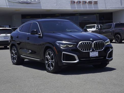 Used 2022 BMW X6 xDrive40i w/ Parking Assistance Package AWD/4WD image 2
