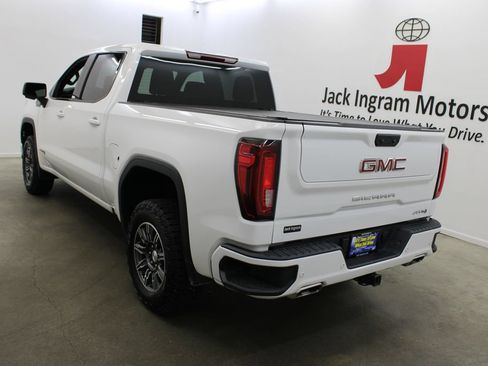 Used 2025 GMC Sierra 1500 AT4 AWD/4WD image 3
