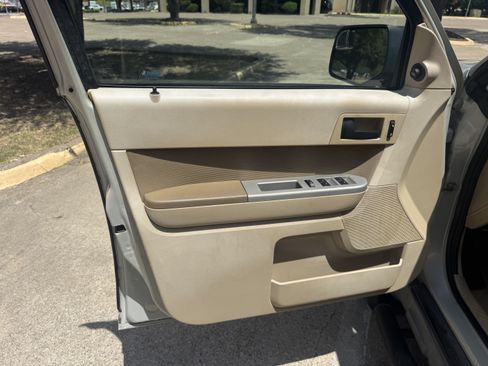 Used 2009 Ford Escape XLT FWD image 18