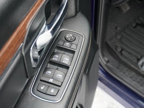 Used 2016 RAM 1500 Laramie w/ Convenience Group image 16