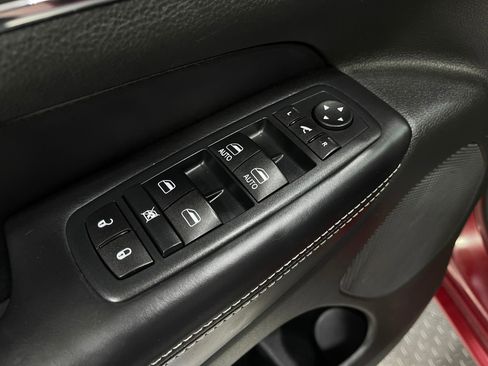 Used 2015 Jeep Grand Cherokee Overland AWD/4WD image 17