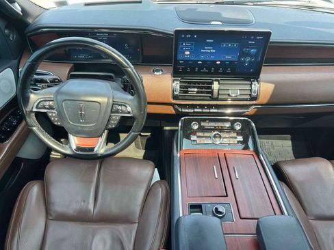 Used 2023 Lincoln Navigator Reserve AWD/4WD image 15
