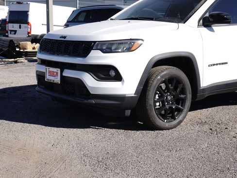 New 2026 Jeep Compass Latitude image 42