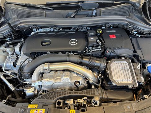 Used 2025 Mercedes-Benz GLA 250 4MATIC image 28