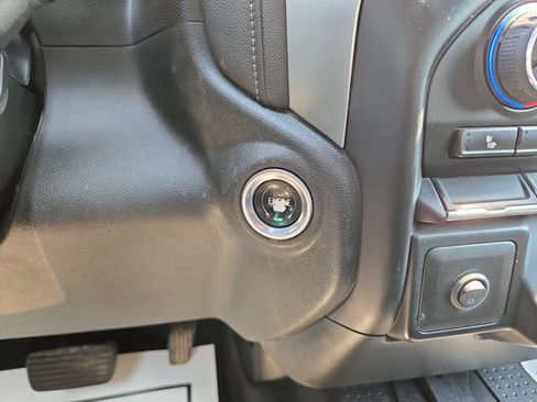 Used 2019 Chevrolet Silverado 1500 LT Trail Boss w/ Convenience Package AWD/4WD image 21