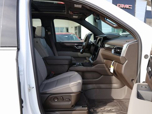 New 2026 GMC Yukon Elevation w/ Elevation Premium Package image 36
