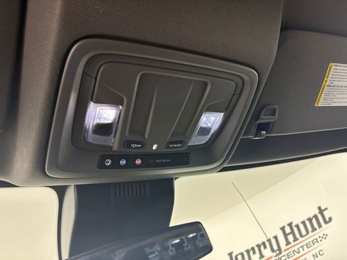 Used 2025 Chevrolet Silverado 1500 LT AWD/4WD image 19