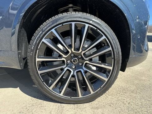 New 2026 Volvo XC90 B6 Plus w/ Protection Package image 9