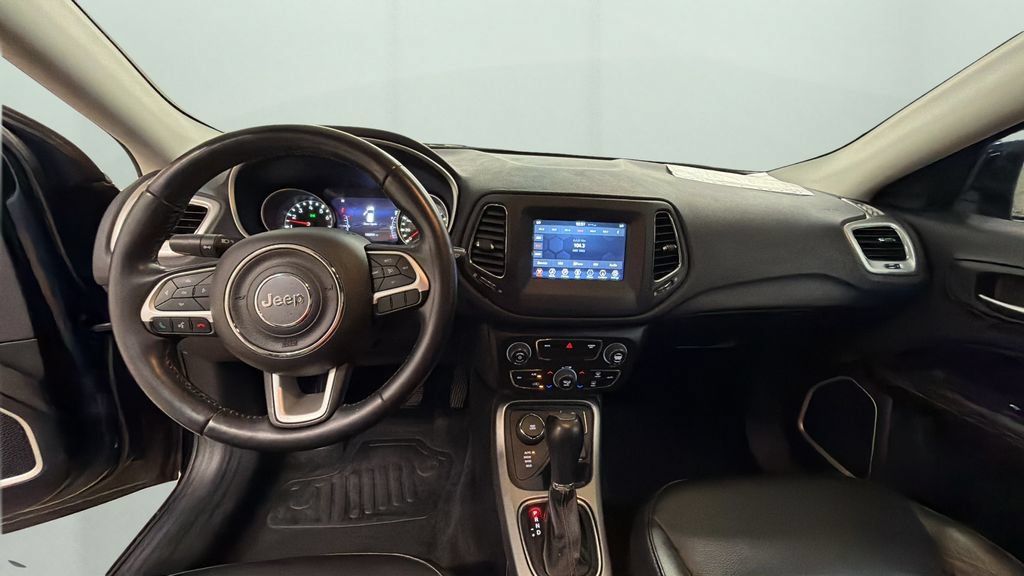 Used 2018 Jeep Compass Latitude w/ Popular Equipment Group AWD/4WD image 10