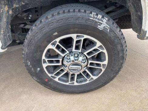 Used 2026 Ford F250 Platinum w/ Platinum Plus Package AWD/4WD image 9