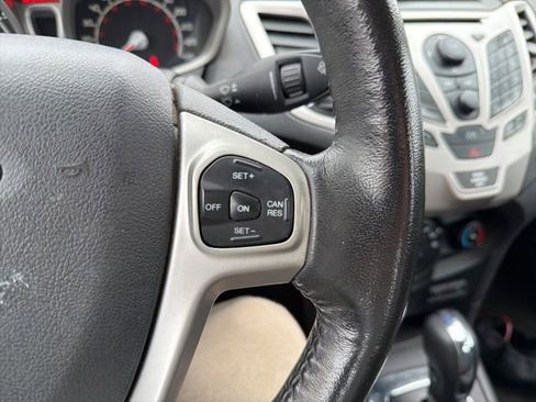 Used 2013 Ford Fiesta SE image 28