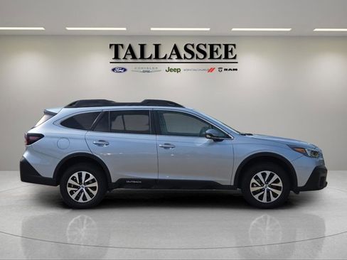 Used 2021 Subaru Outback Premium image 6