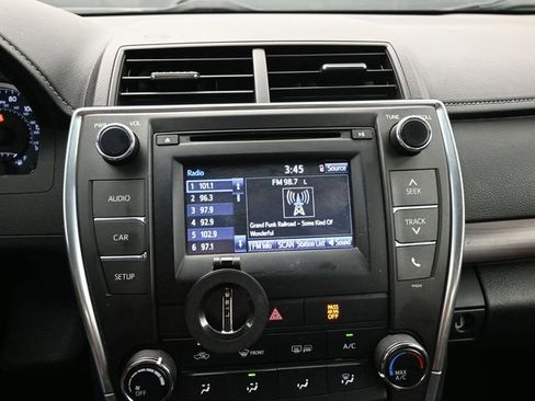 Used 2016 Toyota Camry LE image 12