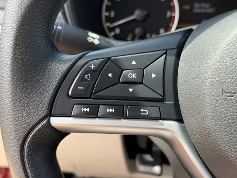 Used 2025 Nissan Altima 2.5 SV FWD image 23