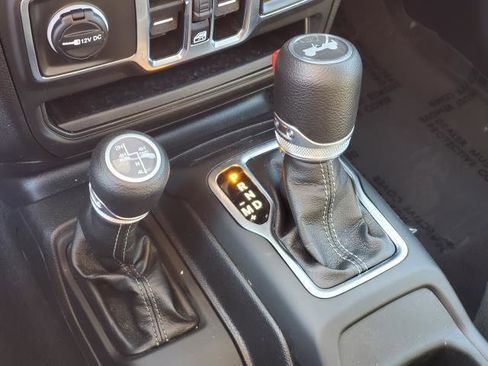 Used 2025 Jeep Wrangler Sahara w/ Safety Group image 16