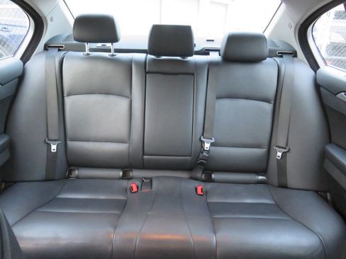 Used 2013 BMW 528i xDrive Sedan image 22