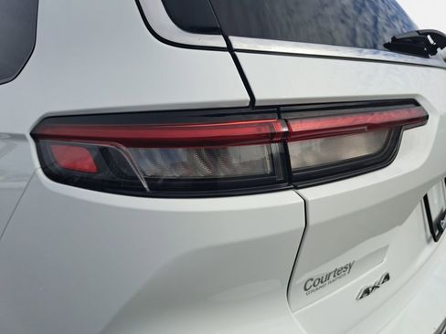 Used 2023 Jeep Grand Cherokee L Laredo w/ Luxury Tech Group I image 33