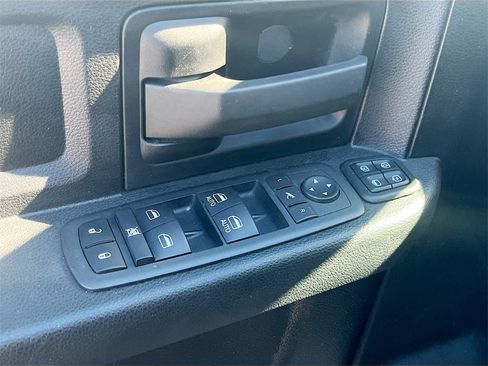 Used 2024 RAM 3500 Tradesman w/ Chrome Appearance Group image 17