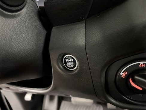 Used 2024 Nissan Frontier PRO-4X w/ Pro Premium Package image 17
