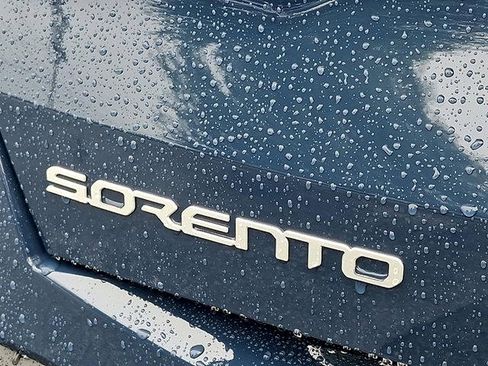 New 2025 Kia Sorento S image 11