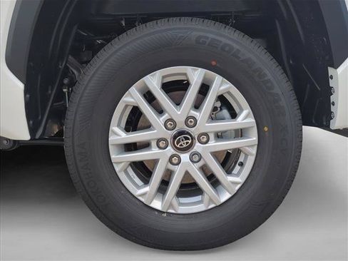 Used 2026 Toyota Tundra SR5 w/ SR5 Premium Package AWD/4WD image 9
