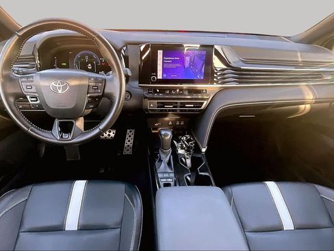 Used 2025 Toyota Camry SE FWD image 15
