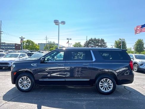 Used 2023 GMC Yukon XL SLT w/ SLT Premium Package AWD/4WD image 8