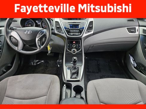 Used 2015 Hyundai Elantra SE FWD image 12