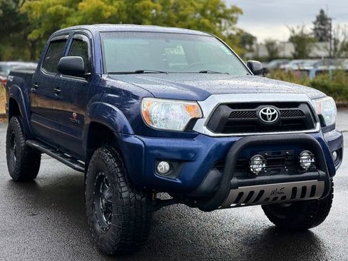 Used 2015 Toyota Tacoma 4x4 Double Cab w/ TRD Off-Road Package image 7