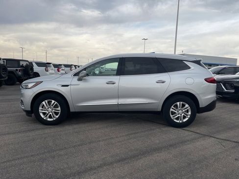 Used 2020 Buick Enclave Essence image 8