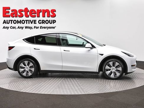 Used 2021 Tesla Model Y Long Range AWD/4WD image 4