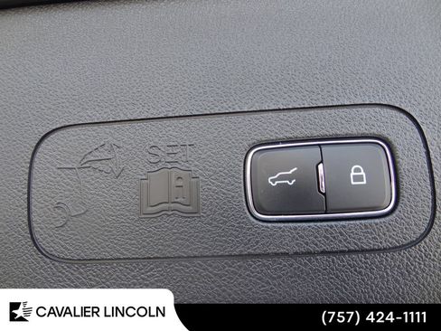 Certified 2024 Lincoln Aviator Reserve w/ Elements Package Plus RWD image 11