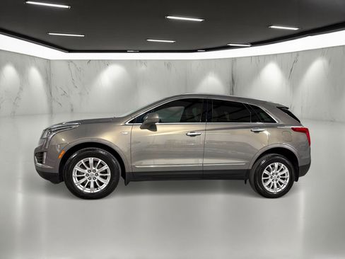 Used 2019 Cadillac XT5 FWD image 2