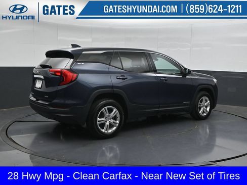 Used 2018 GMC Terrain SLE AWD/4WD image 2