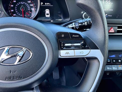 Used 2023 Hyundai Elantra SEL image 23