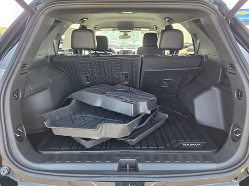 Used 2024 Chevrolet Equinox RS w/ LPO, Floor Liner Package FWD image 11