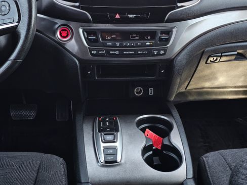 Used 2022 Honda Pilot Sport image 25
