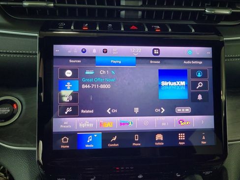 New 2025 Jeep Grand Cherokee Limited w/ Black Appearance Package image 23