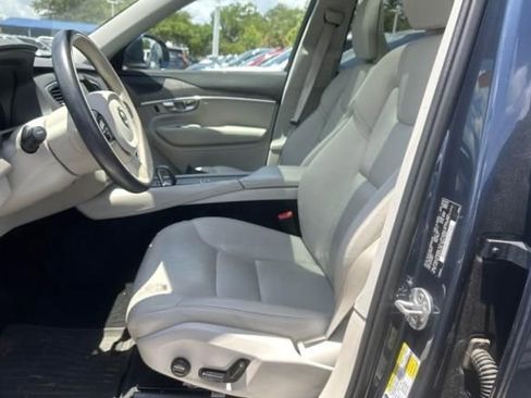 Used 2023 Volvo XC90 B5 Plus w/ Protection Package Premier AWD/4WD image 4