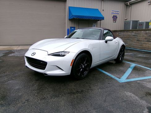 Used 2018 MAZDA MX-5 Miata Grand Touring image 1